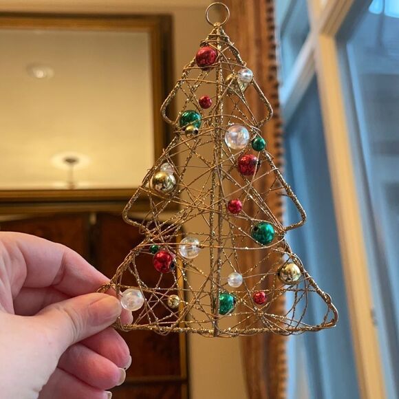 SO GORGEOUS Open Weave Glittery Gold Tree! - Picture 1 of 3